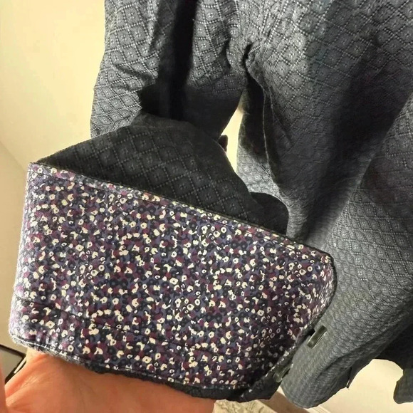 Robert Graham Flip Cuff Geometric Long Sleeve Medium - Picture 2 of 6